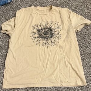 Amazon Essentials Cream Sunflower Graphic Women's Tee